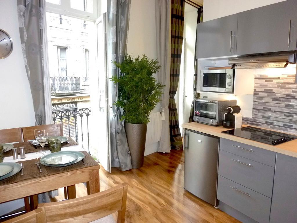 Appartement "Princesse Eleonore" - Centre Historique Bordeaux Room photo